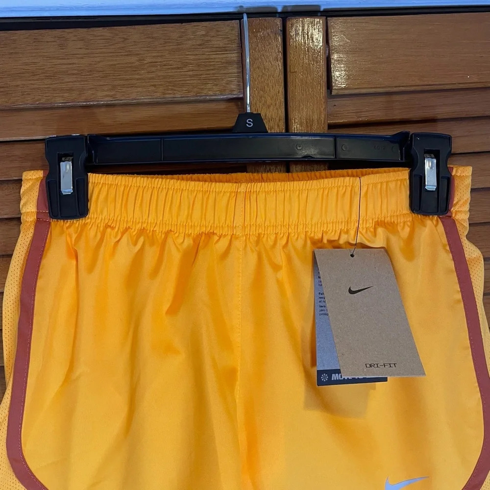 Nike Dri-Fit Women’s Orange Lined Tempo Athletic Running Shorts Sz XS NWT - Picture 3 of 7
